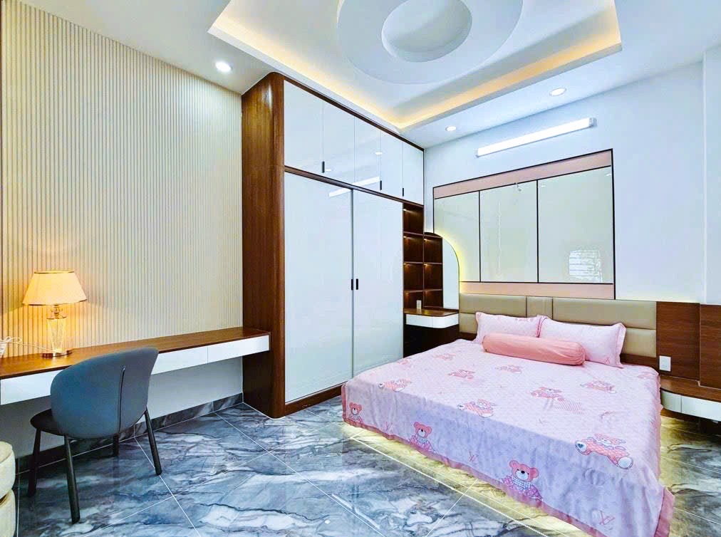 BÁN NHÀ 4 TẦNG BÙI QUANG LÀ GÒ VẤP, NGAY EMART, TẶNG FULL NÔI THẤT, CHỈ 8.9 TỶ