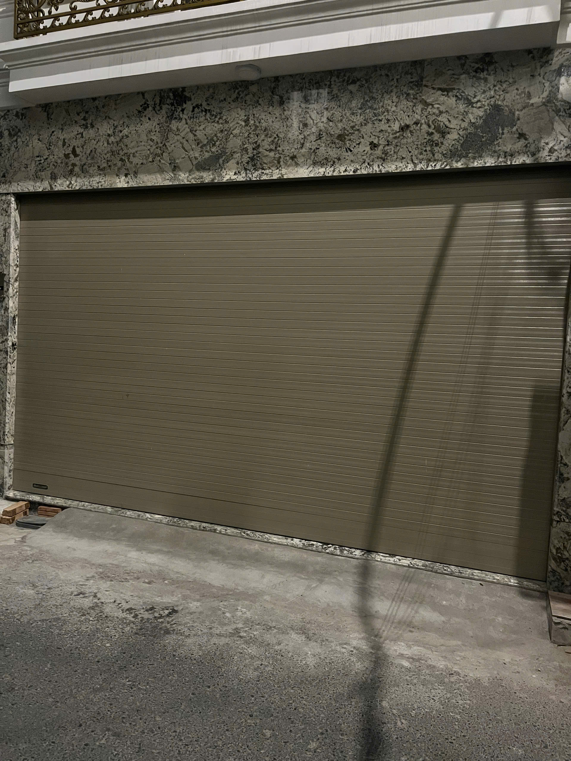 Bán nhà mới khu vực Long Biên, ngay gần Aeon Mall Long Biên, MT rộng, thang máy vù vù, Ô tô vào nhà, 2 thoáng vĩnh viễn