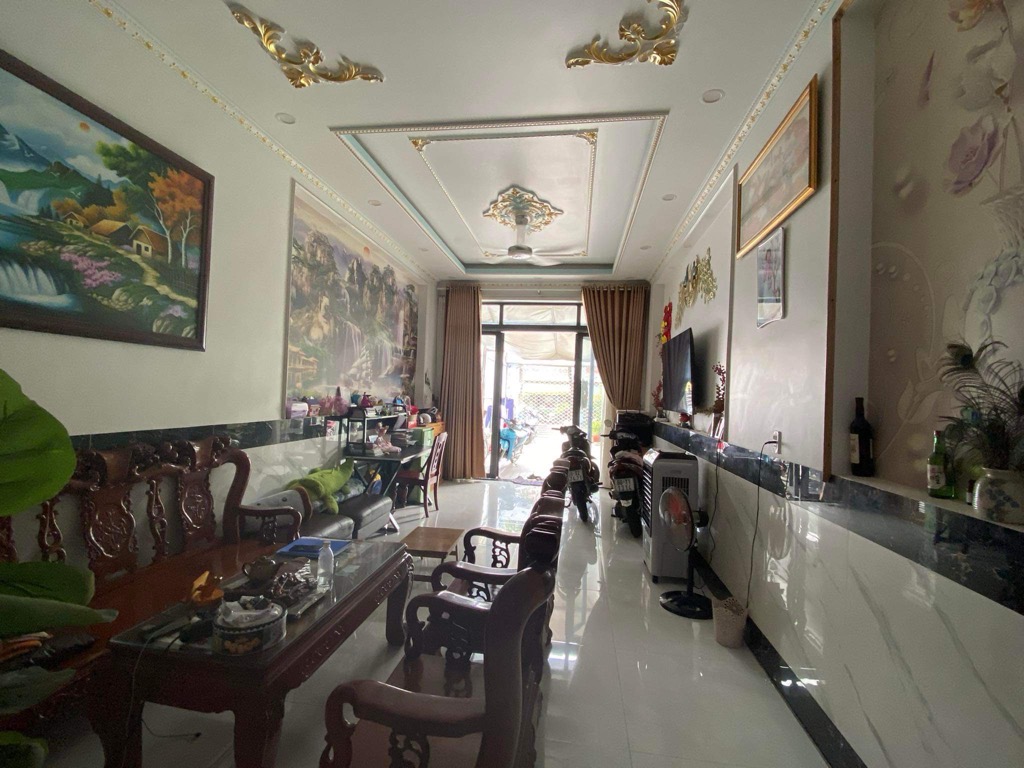 MT Lê Thị Hoa - Thủ Đức -  98M2 - 3 Tầng - Giá chỉ 8.25 Tỷ Đồng