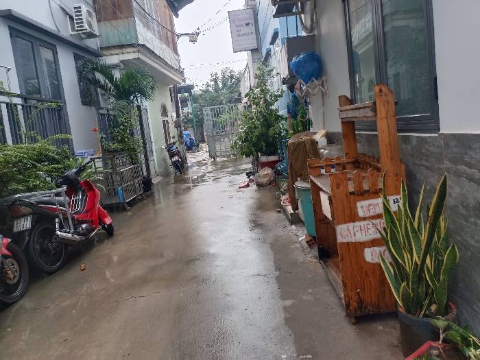 Bán nhà 4 tầng ngay Ngã Tư Bình Phước, 35.4m2, Ngang 6.6m, Giá 5.4 tỷ