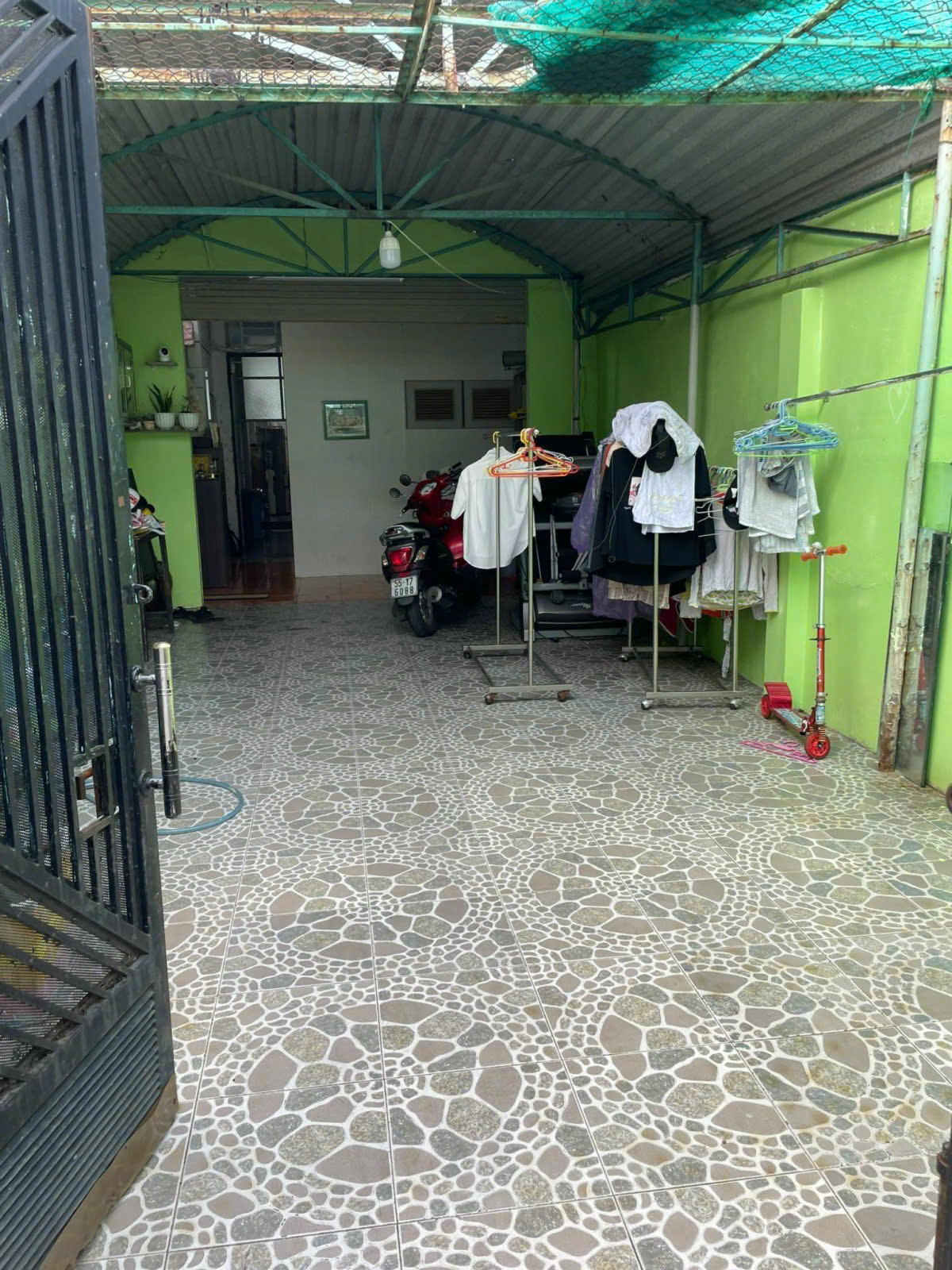 BÁN NHÀ  110m2 Ngang 4.5m nở hậu 2 tầng BTCT chắn chắn ngay đường Bùi Minh Trực, Quận 8