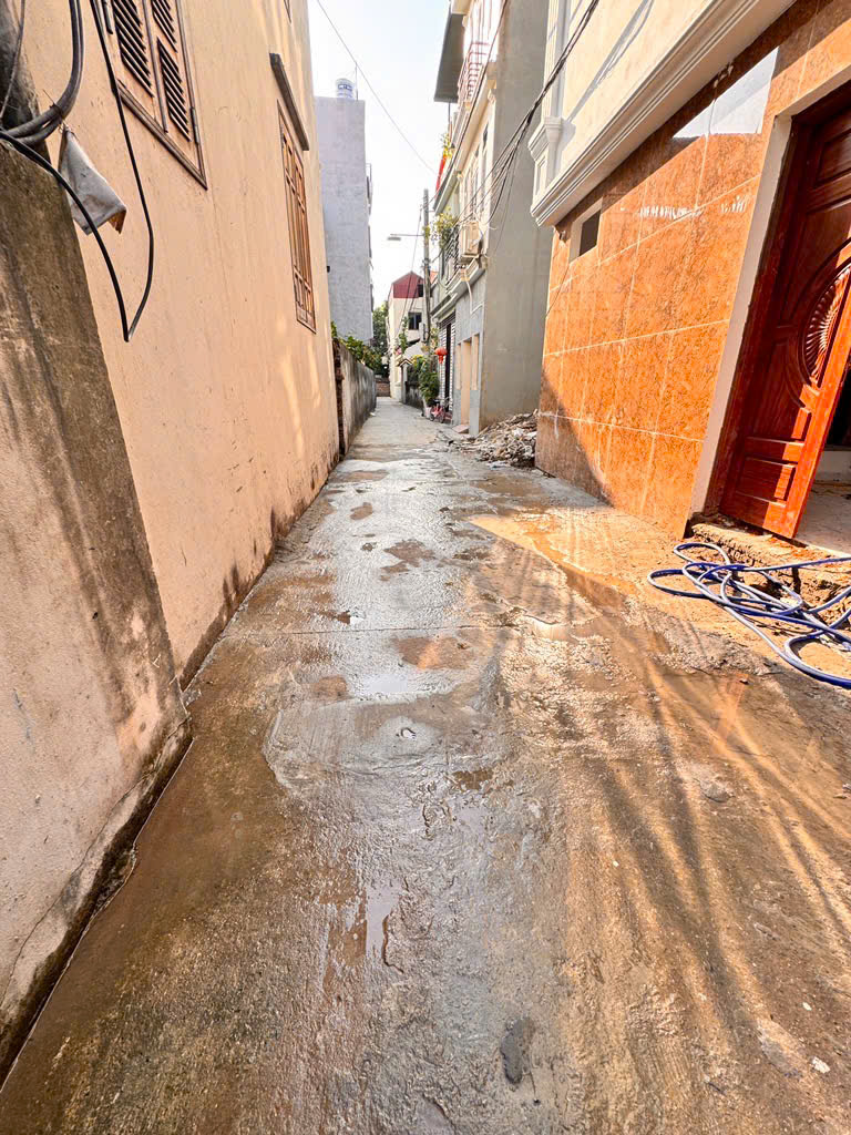 NHÀ MỚI  - LÔ GÓC - THANH MÁY , Ở SƯỚNG