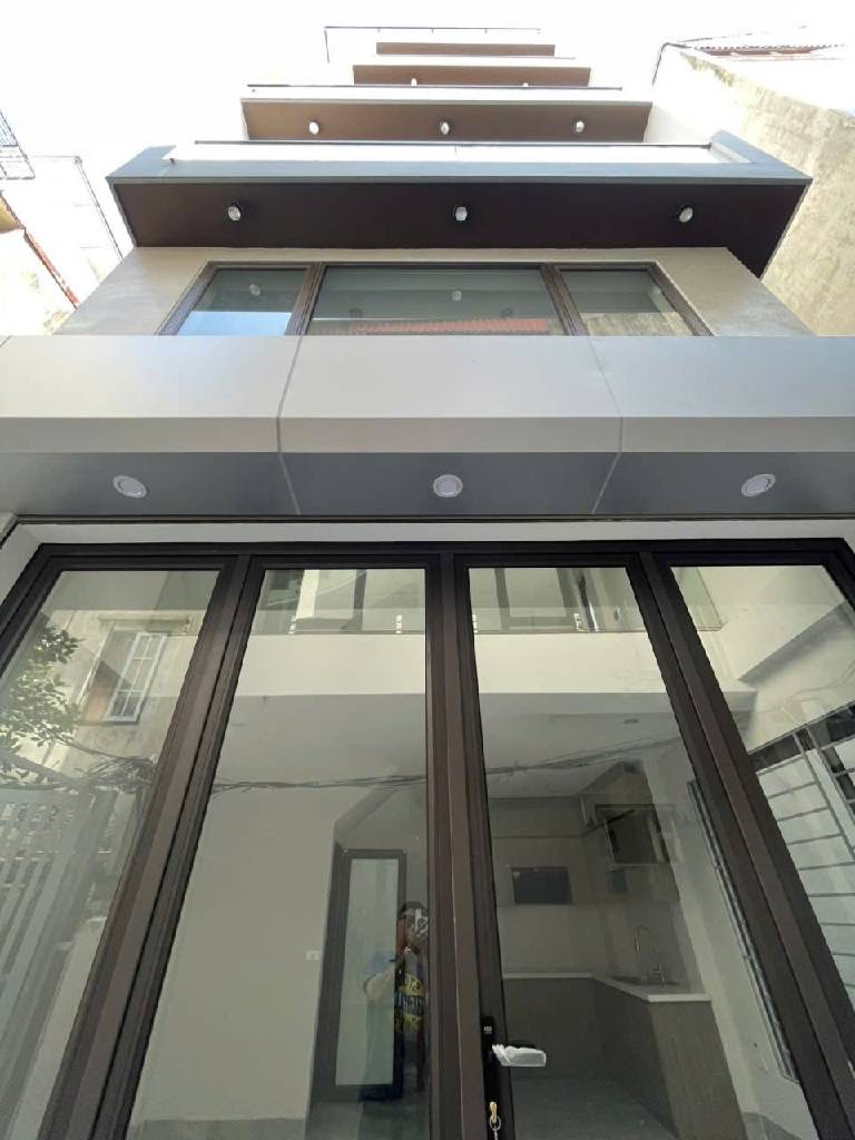 BÁN NHÀ NGUYỄN VĂN CỪ VÀO Ở LUÔN