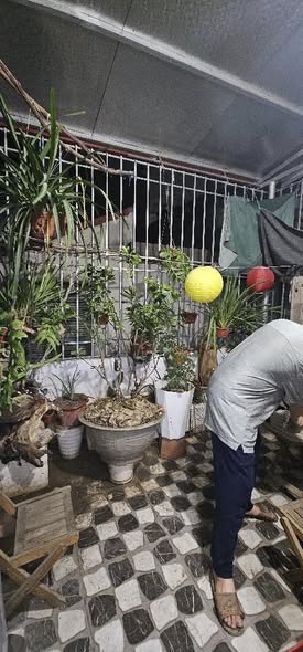 Bán nhà dân xây chắc chắn- gần phố