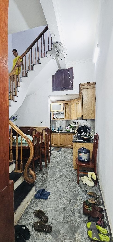 BÁN NHÀ GẤP TRONG TUẦN-NHÀ PHÂN LÔ 3 TẦNG-GẦN TRƯỜNG ĐẠI HỌC NGOẠI NGỮ VÀ LÀNG VIỆT KIỂU CHÂU ÂU GIÁ 8.5TỈ