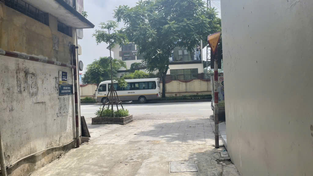 LÊ TRỌNG TẤN PHÂN LÔ CÁN BỘ - AN NINH ĐẢM BẢO – Ô TÔ CẠNH NHÀ – 48M2 CHỈ 10 ĐỒNG