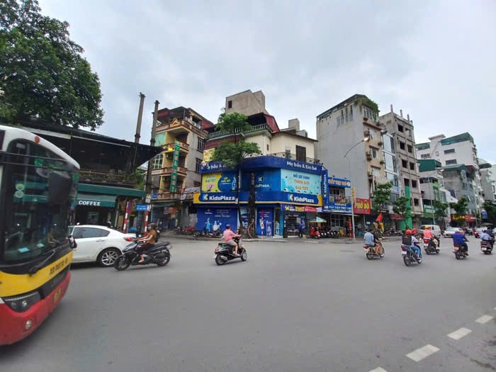 NHÀ ĐẸP 6 TẦNG THANG MÁY THÔNG SÀN – VŨ TRỌNG PHỤNG – GARA Ô TÔ HƠN 10 ĐỒNG