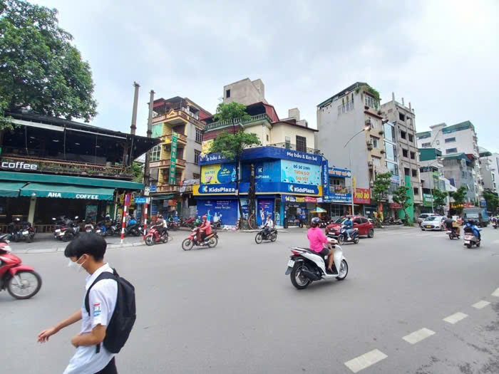 NHÀ ĐẸP 6 TẦNG THANG MÁY THÔNG SÀN – VŨ TRỌNG PHỤNG – GARA Ô TÔ HƠN 10 ĐỒNG