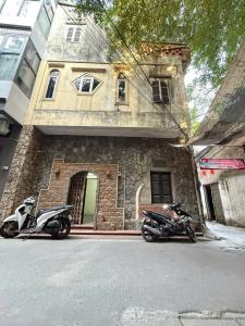 BÁN ĐẤT TẶNG NHÀ 3 TẦNG HƠN 41M – 72 NGUYỄN TRÃI Ô TÔ QUA – KINH DOANH ĐỈNH