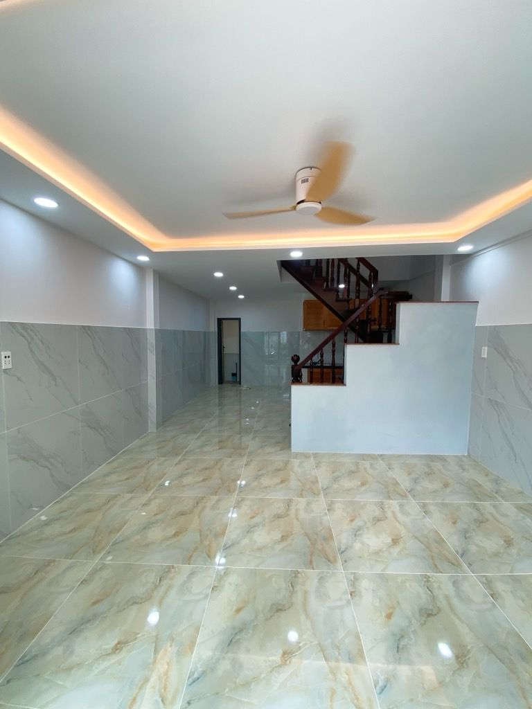 Nh.à 2 Lầu – H.xe H.ơi 6m – Gần Trục Huỳnh Tấn Phát – Nhỉnh 5T