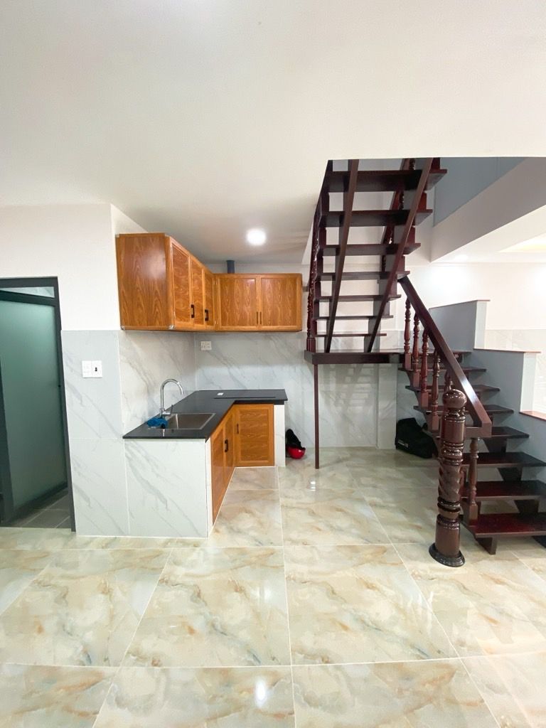 Nh.à 2 Lầu – H.xe H.ơi 6m – Gần Trục Huỳnh Tấn Phát – Nhỉnh 5T