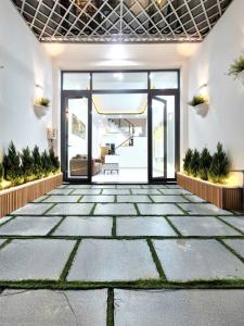 Nh.à 3 Tầng Nở Hậu – Xe Hơi Trong Nhà – Phú Thuận Q7 – ~60m²