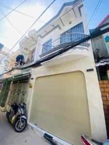 Bán nhà 5 tỷ, 86m2 nhà 3  tầng đường rộng ngay huỳnh tấn phát   lh 0983741939