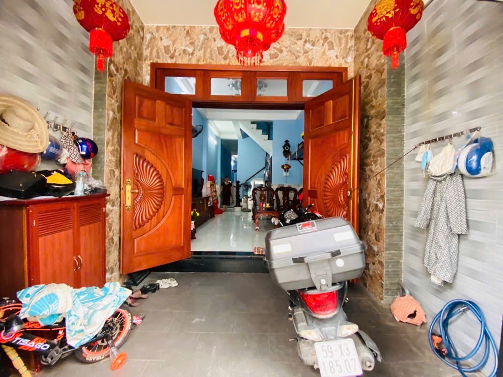 Nhà mới trong hẻm xe hơi tiện cho thuê