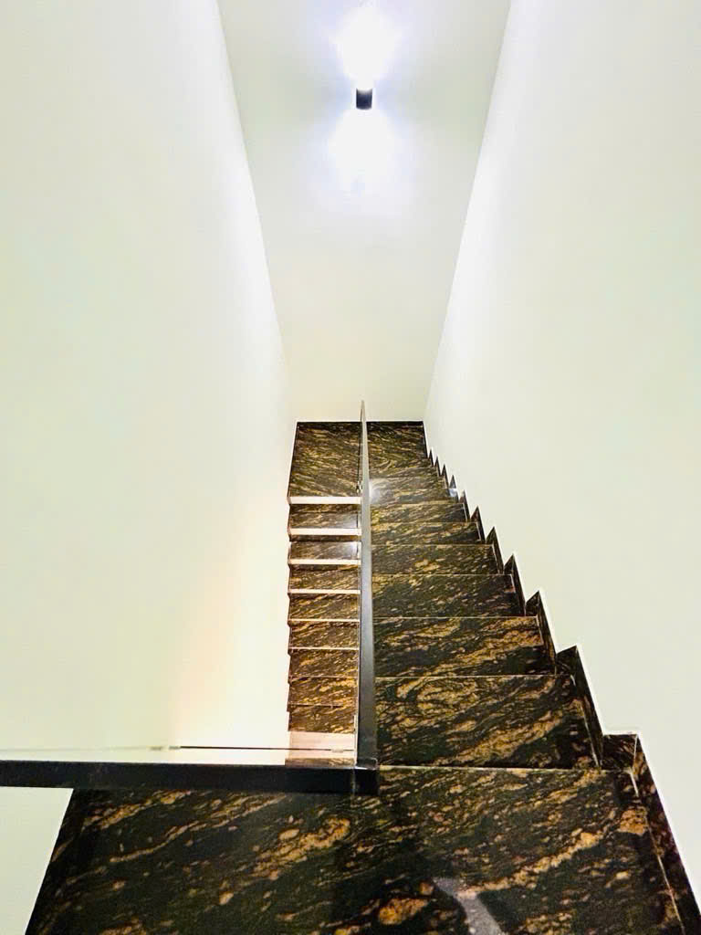 Cần bán Nhà Định Công Thượng, nhà mới, view thoáng, 35 m2, nhỉnh 8 tỷ