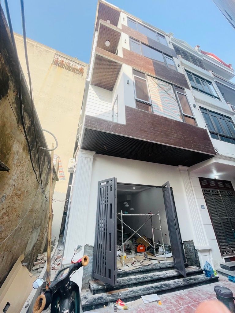 Quang Tiến Đại mỗ 11,2 tỷ lô goc số đỏ vuông đẹp ô tô đỗ cửa