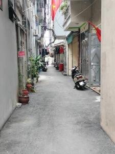 VẠN PHÚC -LÔ GÓC HAI MẶT NGÕ-ô tô đỗ cửa à