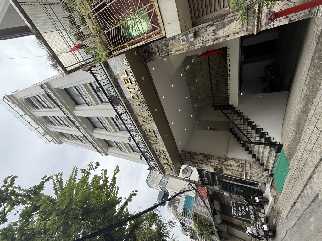 Bán Nhà Hồ Đền Lừ, 115m, 9 Tầng Thang Máy, View Hồ, Dòng Tiền 4 Tỷ/Năm, Giá 48 Tỷ