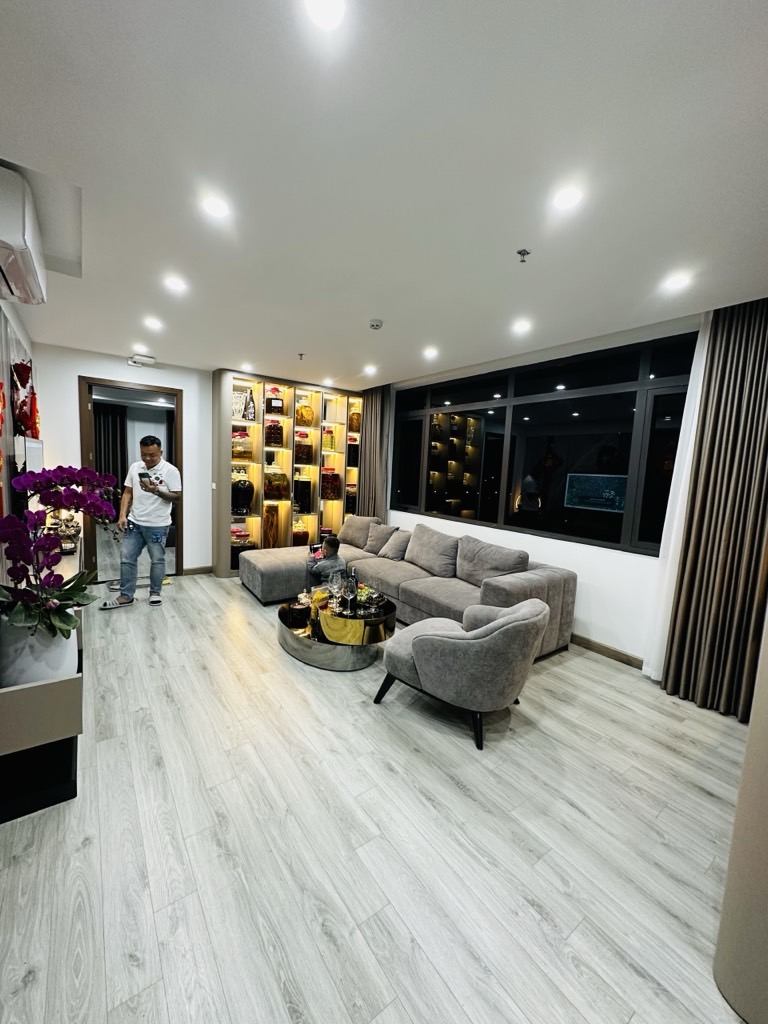 Bán Nhà Hồ Đền Lừ, 115m, 9 Tầng Thang Máy, View Hồ, Dòng Tiền 4 Tỷ/Năm, Giá 48 Tỷ