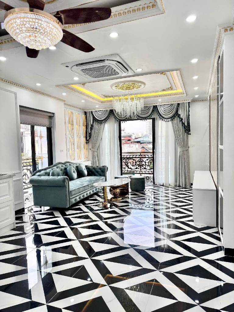 Bán Nhà Đẹp Mặt Phố Yên Lạc, 52m, 26 Tỷ, 7 Tầng Thang Máy, Vỉa Hè Kinh Doanh, Lô Góc,