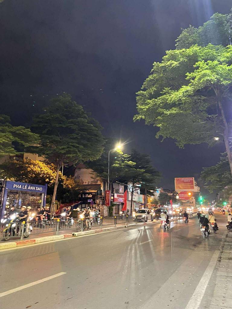 Bán Nhà Mặt phố Nguyễn Lương Bằng, 280m, 4 Tầng, Mặt tiền Khủng, Vỉa Hè Kinh Doanh, Gần ngã 7 Ô Chợ Dừa,  218 Tỷ