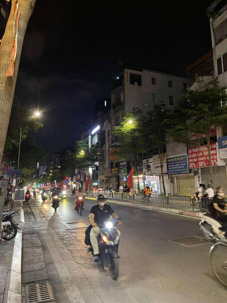 Bán Nhà Mặt phố Nguyễn Lương Bằng, 280m, 4 Tầng, Mặt tiền Khủng, Vỉa Hè Kinh Doanh, Gần ngã 7 Ô Chợ Dừa,  218 Tỷ