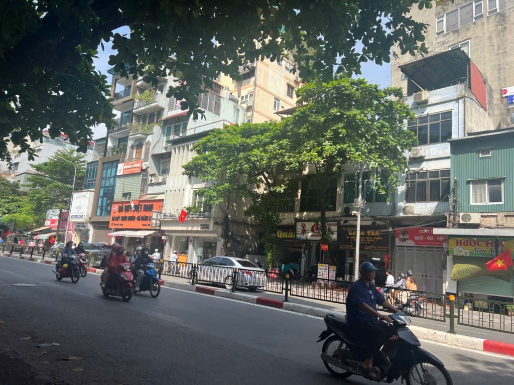 Bán Nhà Mặt phố Tôn Đức Thắng, 85m, 5 Tầng, Lô Góc, Vỉa Hè Kinh Doanh Sầm Uất, 54 Tỷ