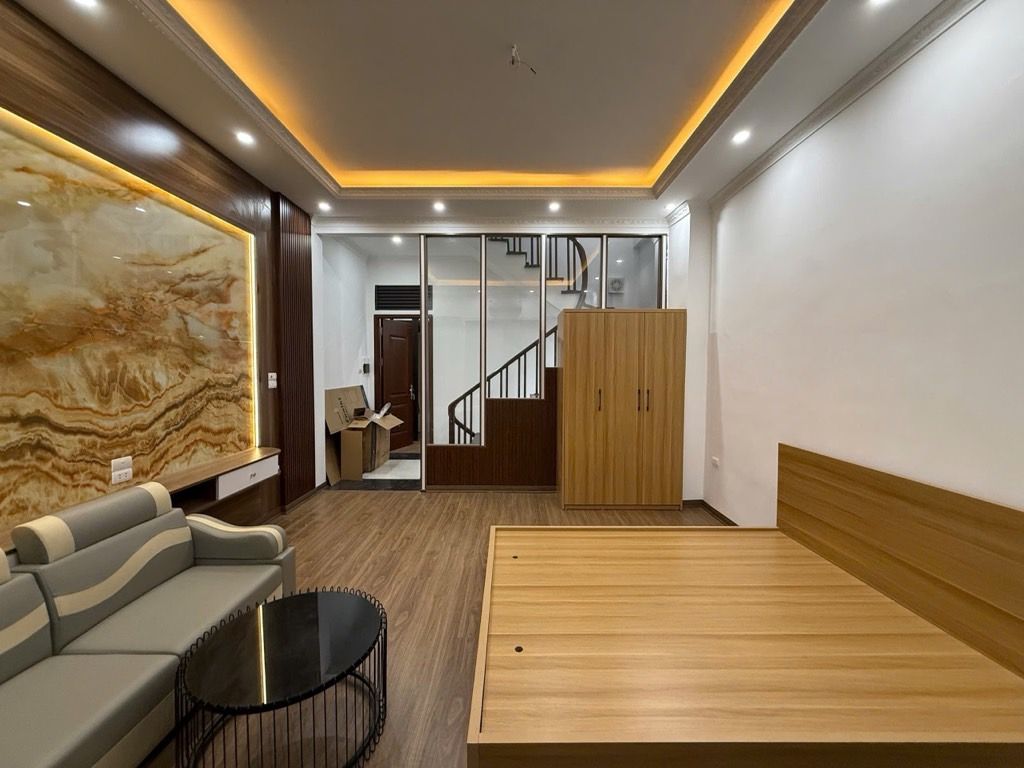 Bán Nhà Đồng Nhân, 42m, 5 Tầng, Ngõ Thông Kinh Doanh, 8 Phòng KK, Dòng tiền 300 Tr/Năm, 14 Tỷ