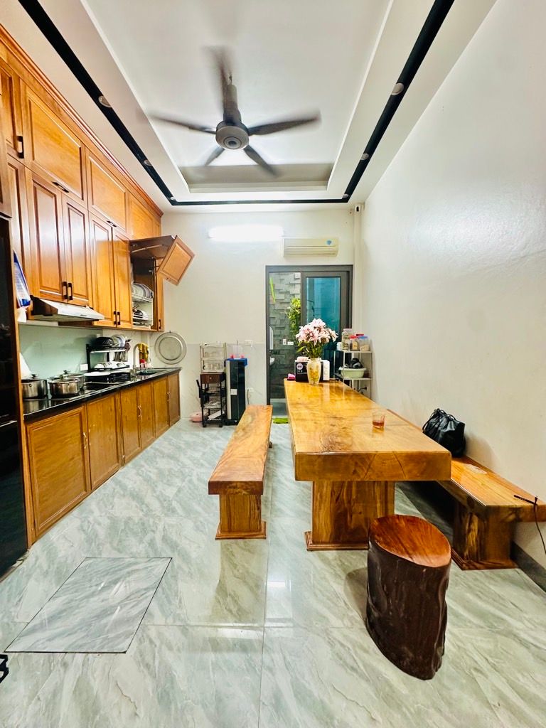 BÁN NHÀ TƯƠNG MAI, 70M2, 6 TẦNG THANG MÁY, 2 THOÁNG, VF3 ĐỖ CỬA, 8 NGỦ, 18 TỶ