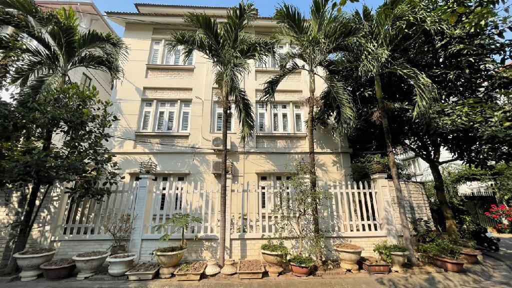 BÁN BIỆT THỰ LIỀN KỀ ĐƯỜNG TRƯƠNG ĐỊNH, LÔ GÓC, 140M2, 4 TẦNG, 3 NGỦ RỘNG + 1 NGỦ MASTER, GẦN HỒ ĐỀN LỪ, 34 TỶ