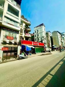 Bán Nhà Mặt Phố Kim Đồng, 160m, 5 Tầng, Mặt tiền Khủng, Vỉa Hè Kinh Doanh, Giá 112 Tỷ