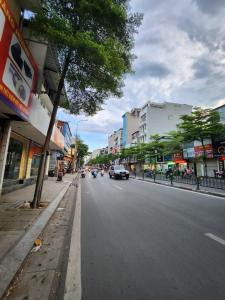 Bán Nhà Mặt Phố Nguyễn Lương Bằng, 120m, 5 Tầng, MT Rộng, Vỉa Hè Kinh Doanh Sầm Uất Ngày Đêm, 54 Tỷ