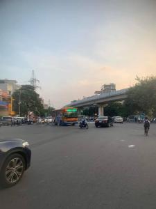 Bán Nhà Mặt Phố Hào Nam, 1 mặt Cát Linh, 105m, 5 Tầng, Vỉa Hè Kinh Doanh, View Ga Cát Linh, 47 Tỷ