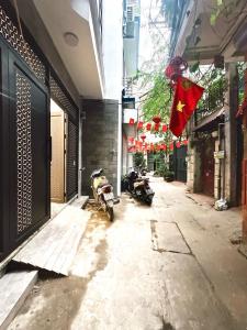 BÁN NHÀ TRƯƠNG ĐỊNH, 55M2, 6 TẦNG T.MÁY, 10 PHÒNG KK, D.TIỀN 720TR/NĂM, 15.8 TỶ