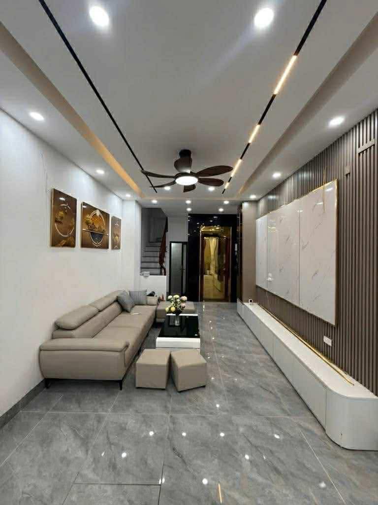 Nội thất nhập khẩu Ngọc Thuỵ, Long Biên 40m2 x 7 tầng nhỉnh 9 tỷ