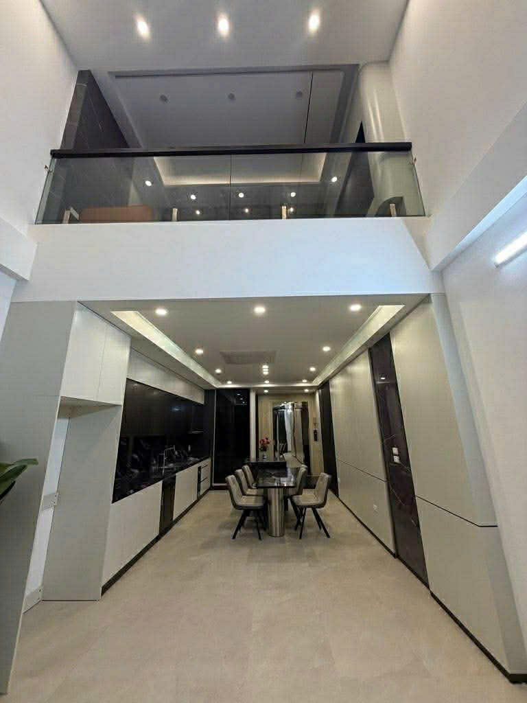 Ô TÔ ĐỖ CỬA, phố NGỌC THUỴ, LONG BIÊN. 51m2 x 6 tầng. Nhỉnh 14 tỷ có TL.