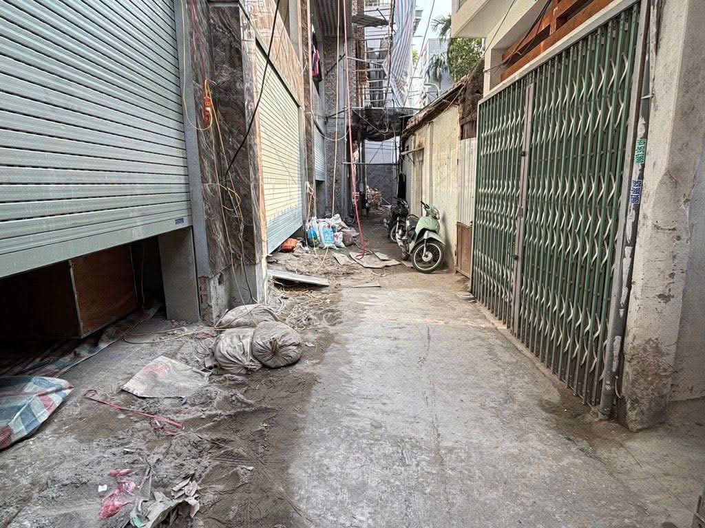 Ô TÔ ĐỖ, THANG MÁY NHẬP Phố Nguyễn Văn Cừ, quận Long Biên 55m2 x 7 tầng, nhỉnh 14 tỷ.