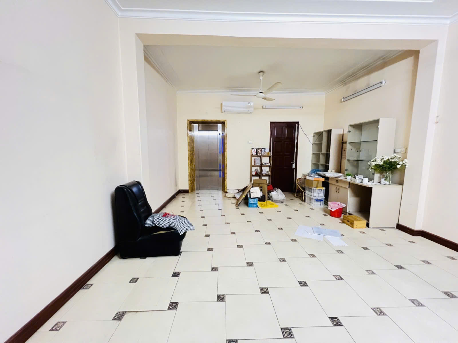 Đống Đa 77m2, 4 tầng thang máy, Mt 4.2m Nhà Phân Lô 3 Ô Tô tránh, Nhỉnh 24 Đồng