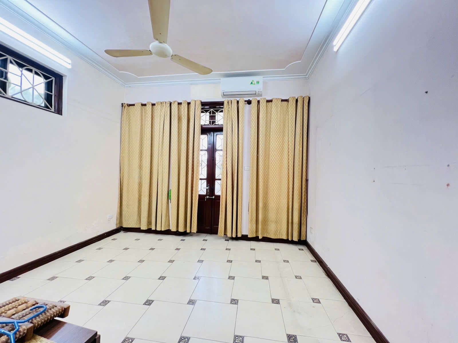 Đống Đa 77m2, 4 tầng thang máy, Mt 4.2m Nhà Phân Lô 3 Ô Tô tránh, Nhỉnh 24 Đồng