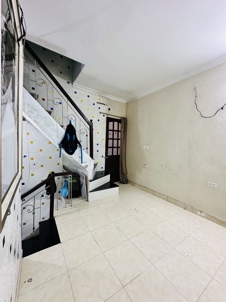 Đê La Thành - Đống Đa- 1 bước ra Xã Đàn-23.7m2-5 tầng-3 ngủ khép kín.3.08 tỷ