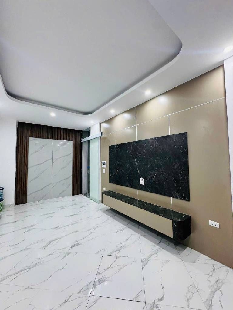 Vũ Ngọc Phan - Đống Đa- Vị trí đẹp,Nhà đẹp- 5.5 tầng thang máy-33m2,full nội thất,3 ngủ khép kín.Giá chào:7.9 tỷ