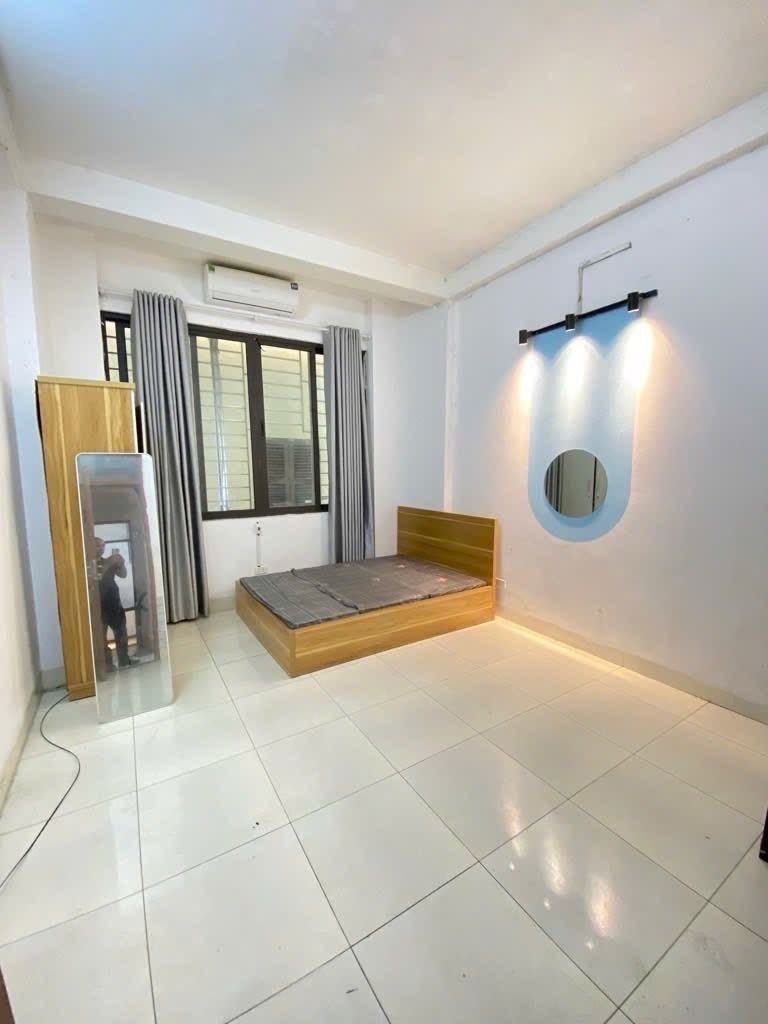 Nhà đẹp,vị trí đẹp Cát Linh,phân lô hai mặt ngõ, gần ô ô. Nhỉnh 12 tỷ