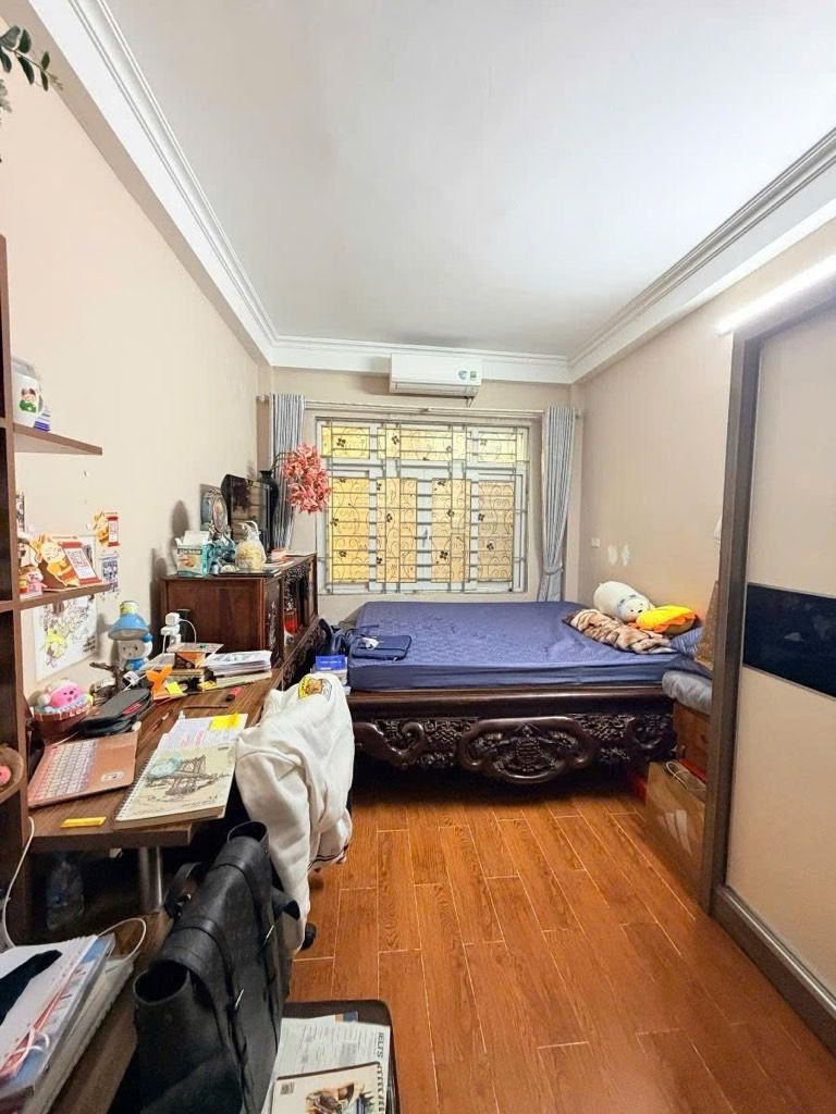 Nhà đẹp Văn Hương- cách ô tô 20m- trước nhà sân rộng- 44.2n2-4 ngủ khép kín. Nhỉnh 12 tỷ