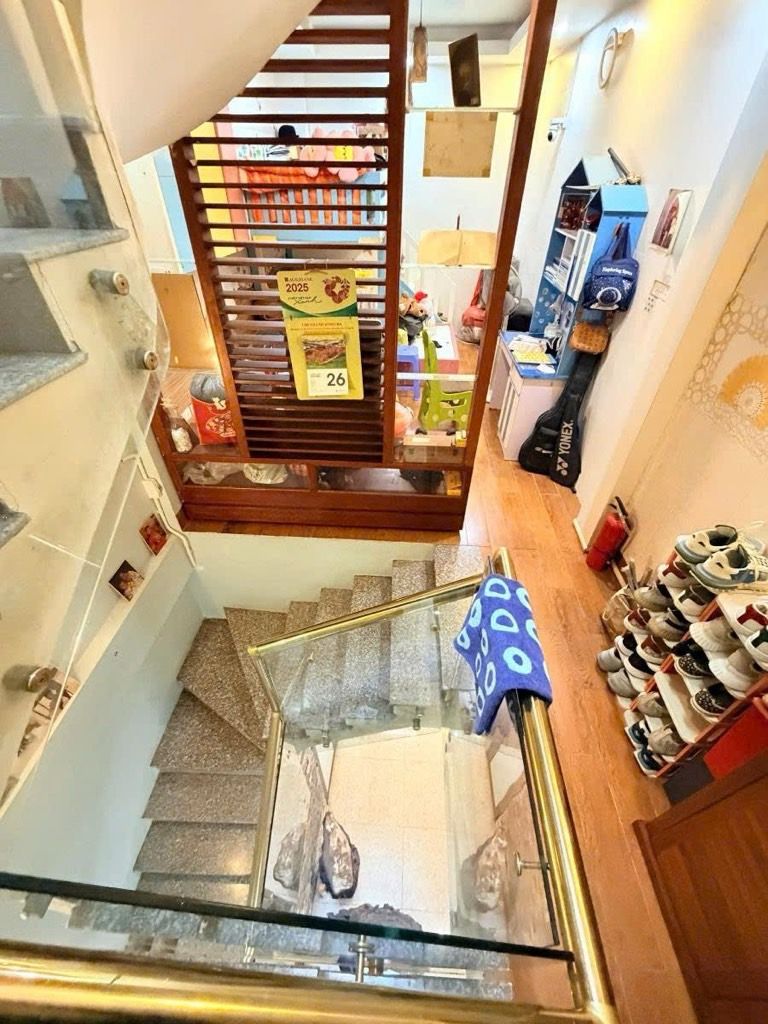 Nhà đẹp Văn Hương- cách ô tô 20m- trước nhà sân rộng- 44.2n2-4 ngủ khép kín. Nhỉnh 12 tỷ