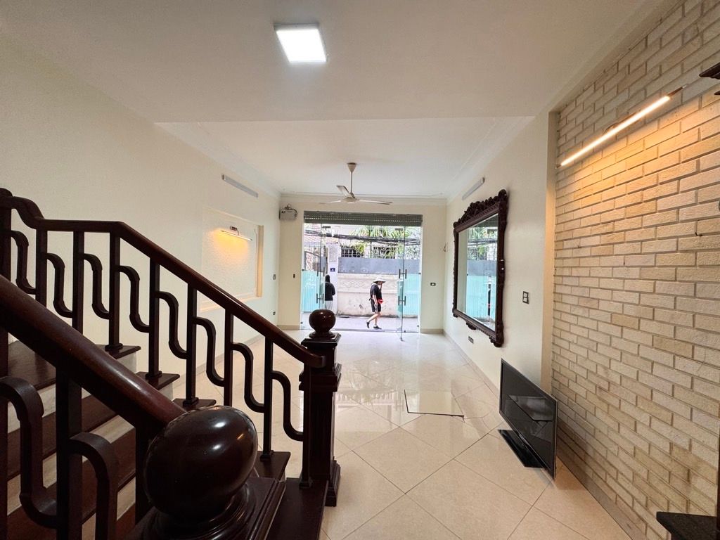 Đường Láng - Đống Đa-Mặt ngõ ô tô- Lô góc thoáng sáng 45m2-3 ngủ khép kín- 14.6 tỷ