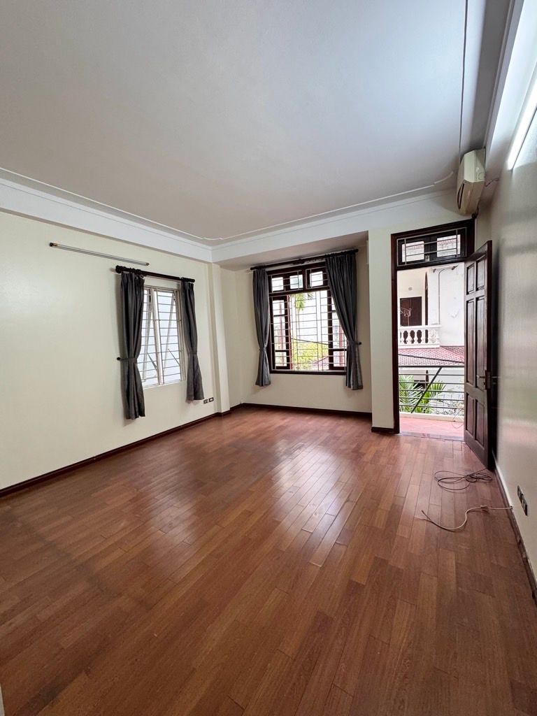 Đường Láng - Đống Đa-Mặt ngõ ô tô- Lô góc thoáng sáng 45m2-3 ngủ khép kín- 14.6 tỷ