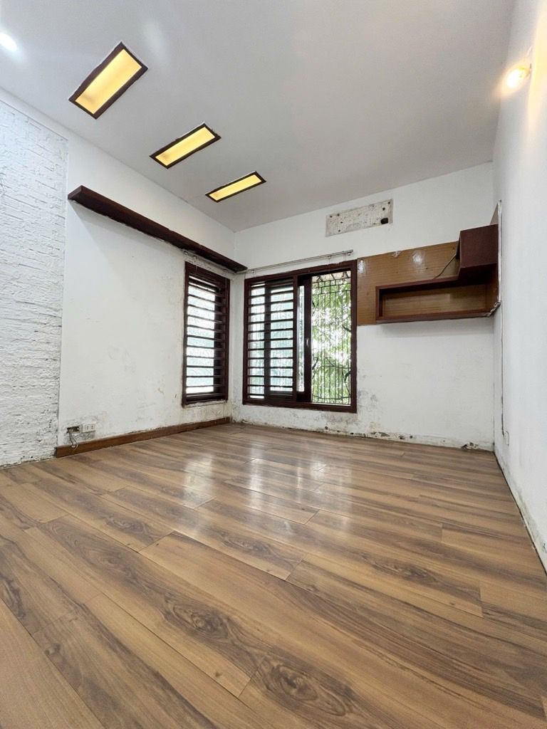 Bán nhà Trường Chinh- ô tô đỗ cửa - Ngõ thông kinh doanh-37m2-9.x tỷ