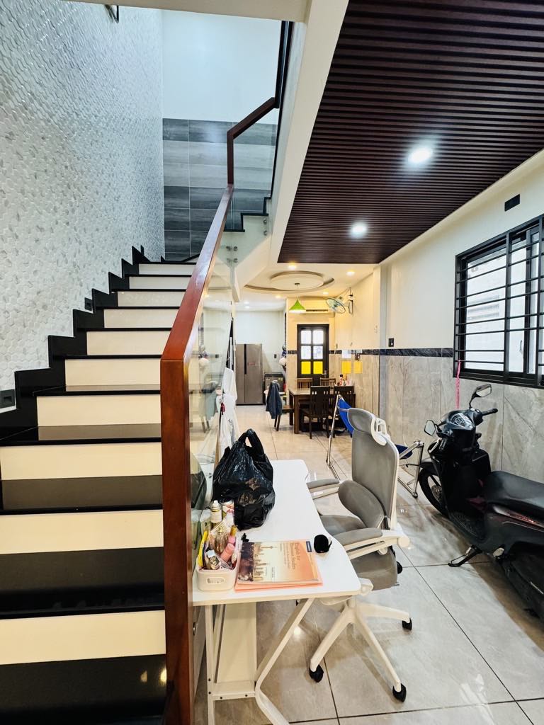 DÒNG TIỀN HÀNG THÁNG NGAY SÁT MẶT TIÊN ĐƯỜNG D2 - P25- BÌNH THẠNH - NHÀ ĐẸP LUNG LINH 45 M2- 2 TẦNG - CHỈ 10 TỶ THƯƠNG LƯỢNG