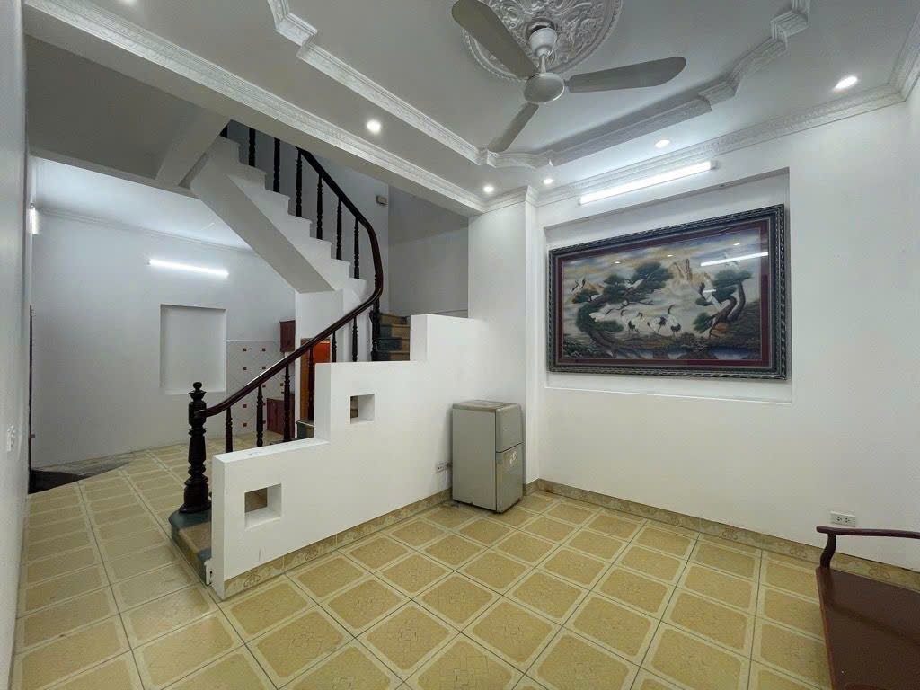 Bán nhà Mỹ Đình, gần đường ô tô, 42m2, nhỉnh 8 tỷ