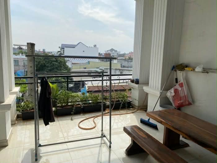 BÁN KHU BIỆT THỰ - NHÀ NỘI THẤT ĐẸP - Ô TÔ NGỦ TRONG NHÀ